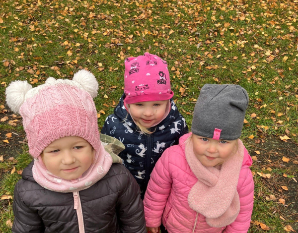 malí pomocníci na velké zahradě